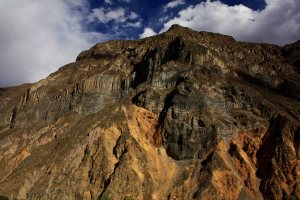 Perfil de rocas volcánicas cañon del colca